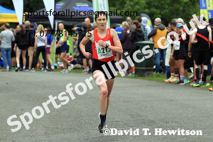 Senior womens Northern 4 Stage Relay, 2023 Northern 6 and 4 Stage Relays and Youngsters, Birkenhead Park, Wirral.  Photo: David T. Hewitson/Sports for All Pics